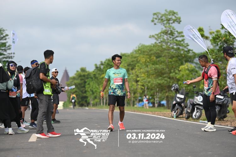 Race photo from Arutmin Borneo Run 2024