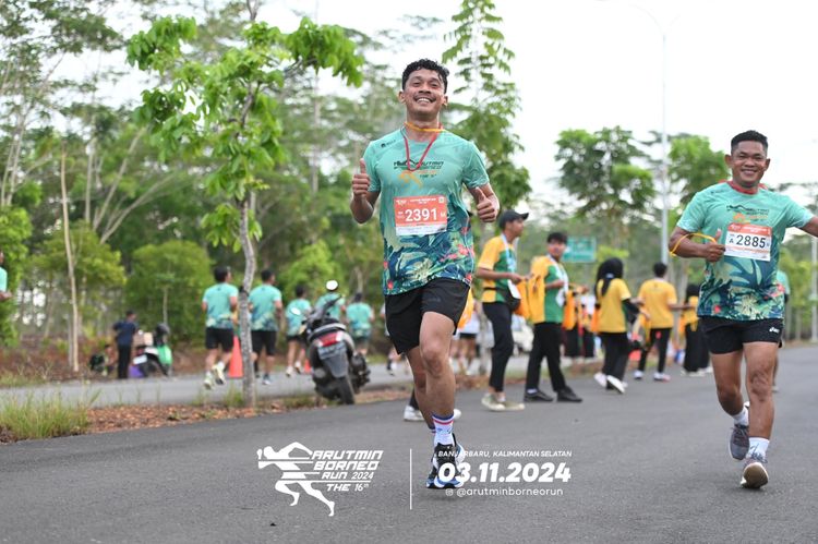 Race photo from Arutmin Borneo Run 2024