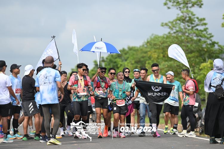 Race photo from Arutmin Borneo Run 2024
