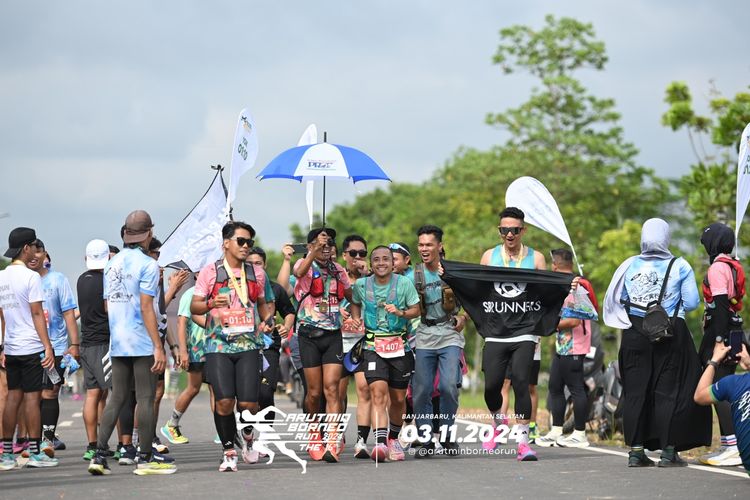 Race photo from Arutmin Borneo Run 2024