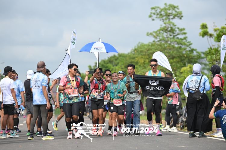 Race photo from Arutmin Borneo Run 2024