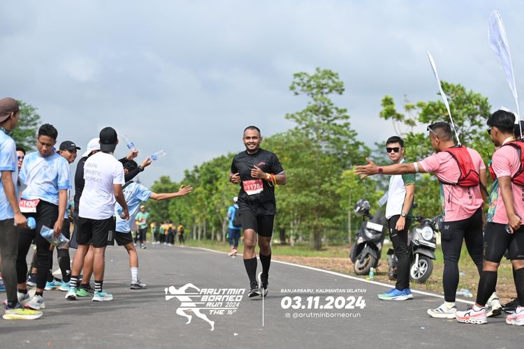 Race photo from Arutmin Borneo Run 2024