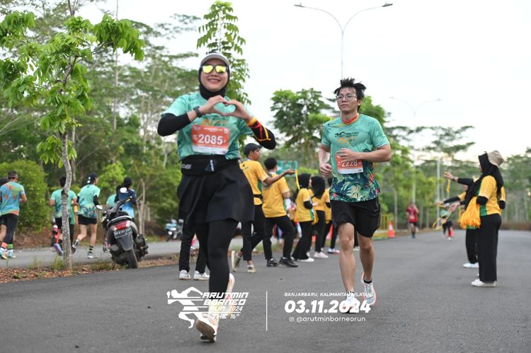 Race photo from Arutmin Borneo Run 2024