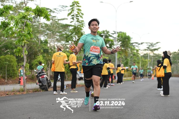 Race photo from Arutmin Borneo Run 2024
