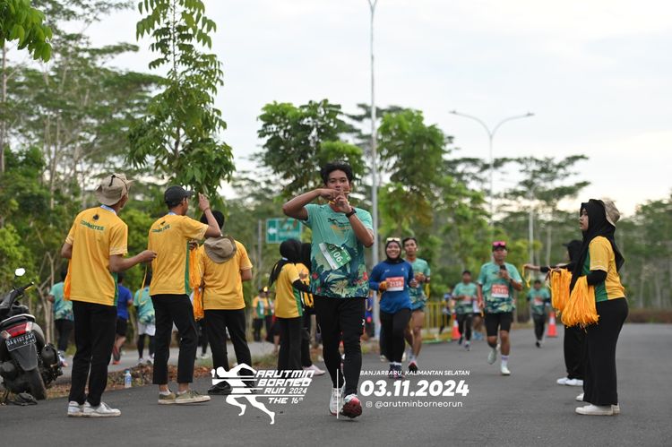 Race photo from Arutmin Borneo Run 2024