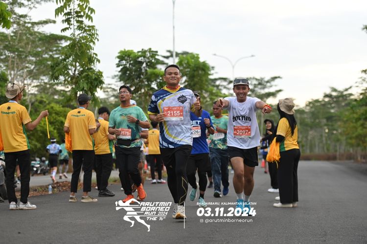 Race photo from Arutmin Borneo Run 2024