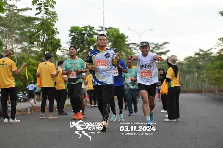 Race photo from Arutmin Borneo Run 2024