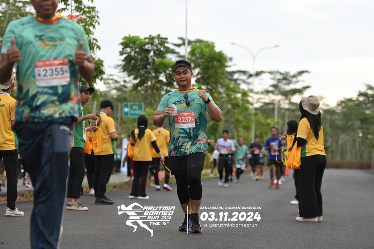 Race photo from Arutmin Borneo Run 2024