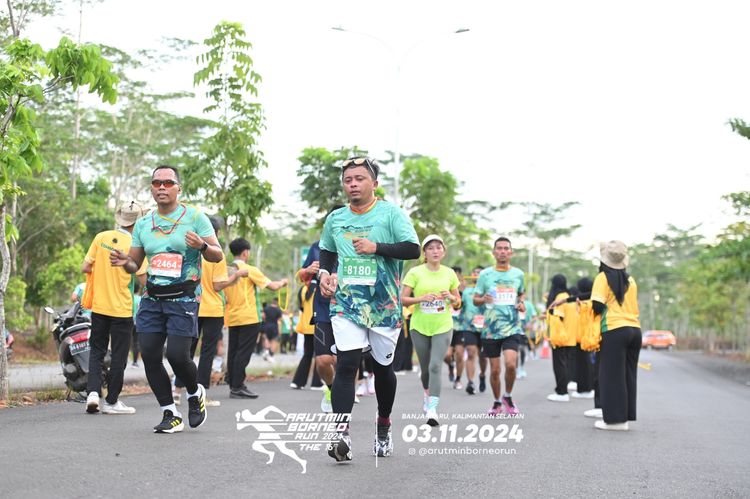 Race photo from Arutmin Borneo Run 2024