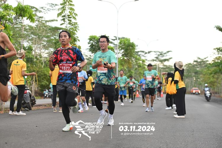 Race photo from Arutmin Borneo Run 2024