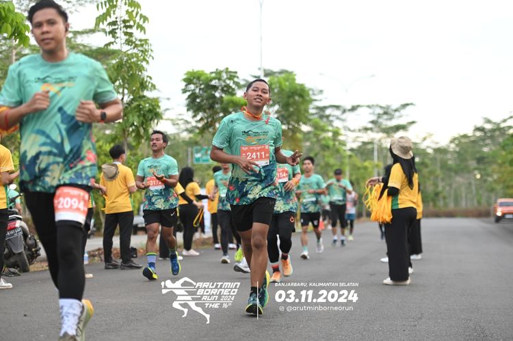 Race photo from Arutmin Borneo Run 2024