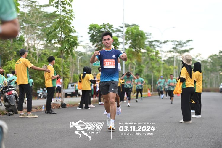 Race photo from Arutmin Borneo Run 2024
