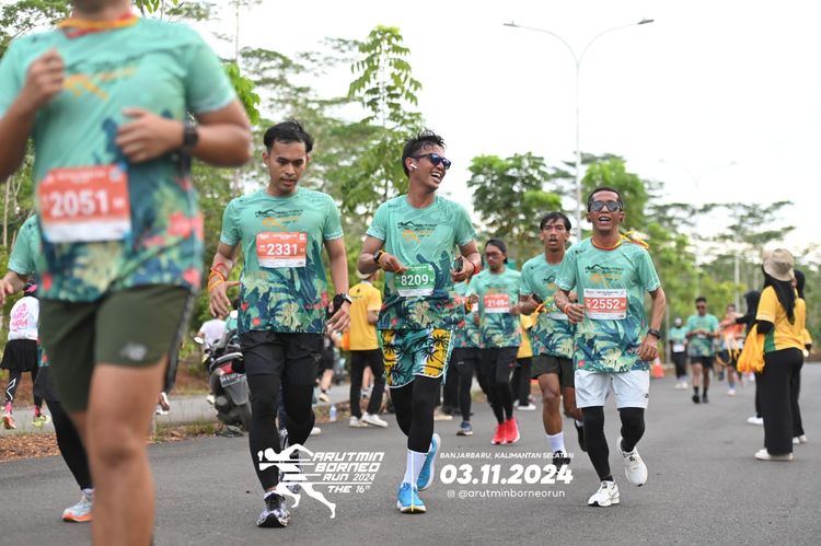 Race photo from Arutmin Borneo Run 2024