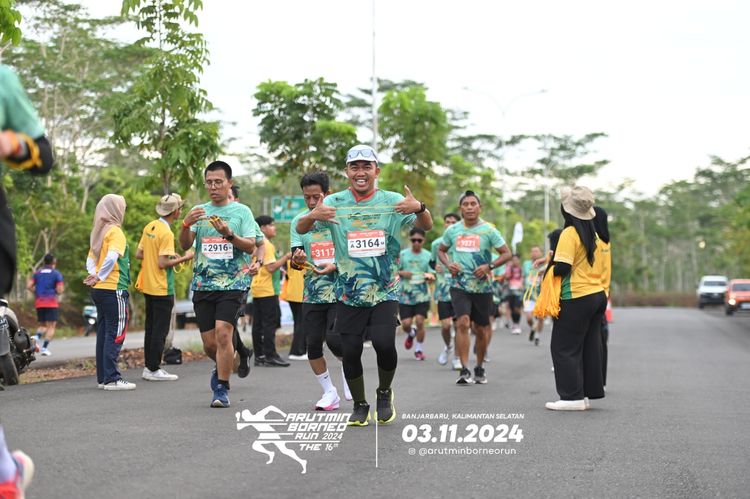 Race photo from Arutmin Borneo Run 2024