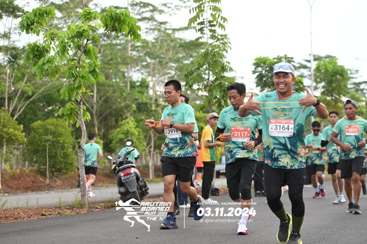 Race photo from Arutmin Borneo Run 2024