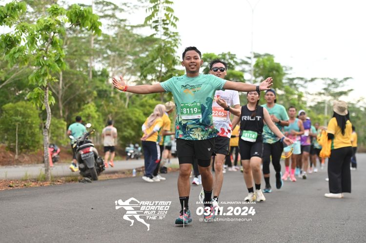 Race photo from Arutmin Borneo Run 2024