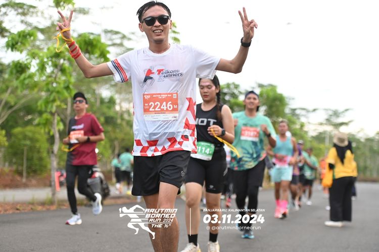 Race photo from Arutmin Borneo Run 2024