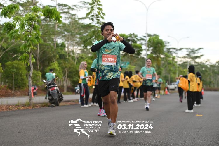 Race photo from Arutmin Borneo Run 2024