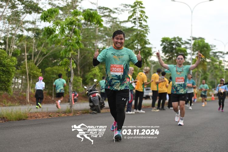 Race photo from Arutmin Borneo Run 2024