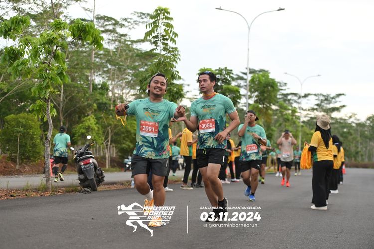 Race photo from Arutmin Borneo Run 2024