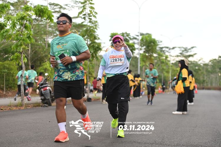 Race photo from Arutmin Borneo Run 2024