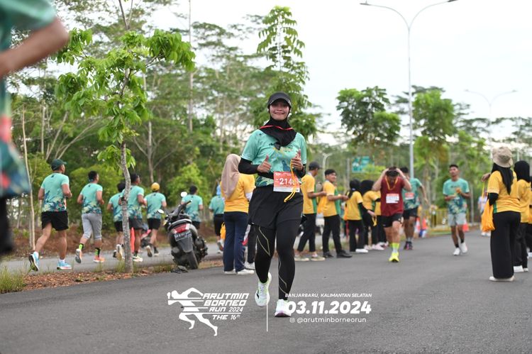 Race photo from Arutmin Borneo Run 2024