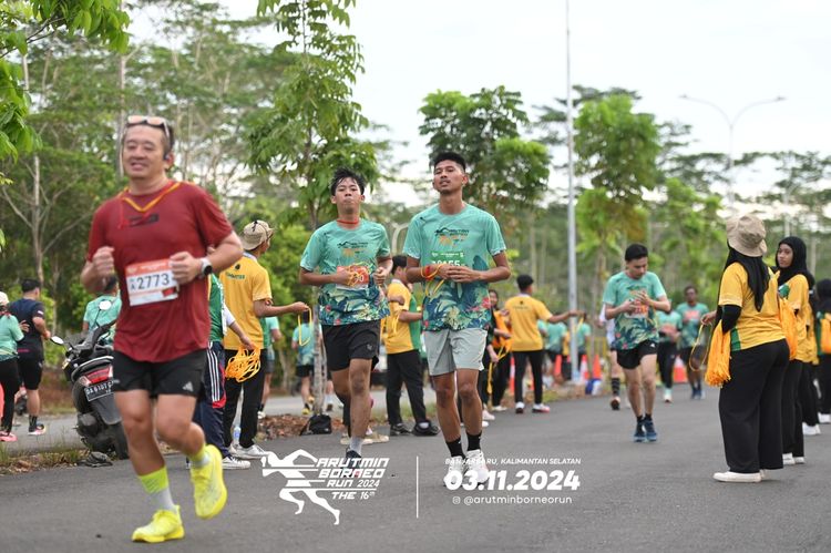 Race photo from Arutmin Borneo Run 2024