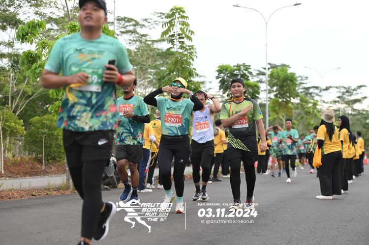 Race photo from Arutmin Borneo Run 2024
