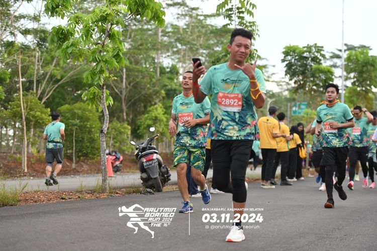 Race photo from Arutmin Borneo Run 2024