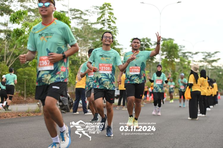 Race photo from Arutmin Borneo Run 2024