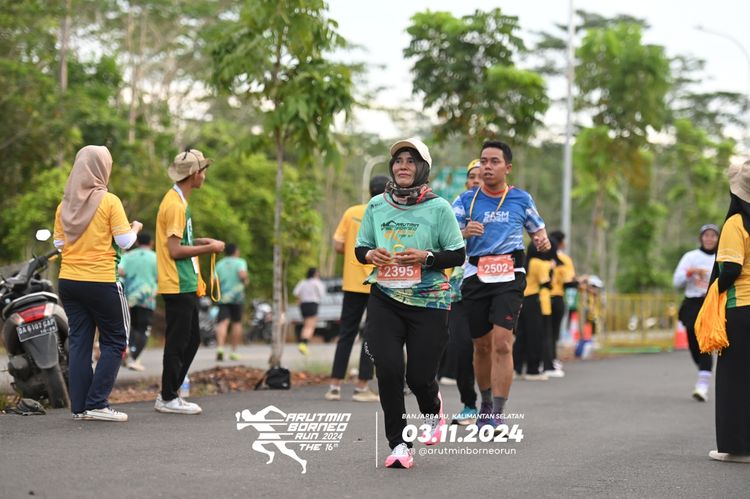 Race photo from Arutmin Borneo Run 2024