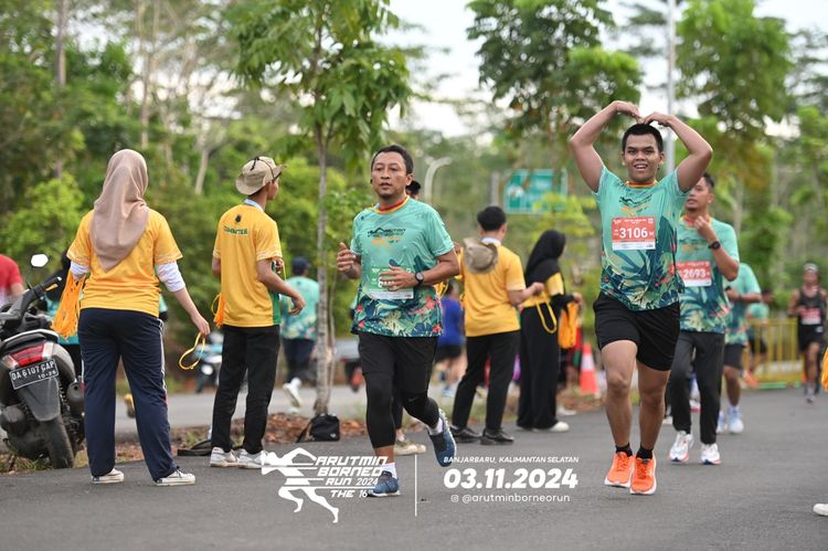 Race photo from Arutmin Borneo Run 2024
