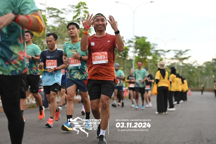 Race photo from Arutmin Borneo Run 2024