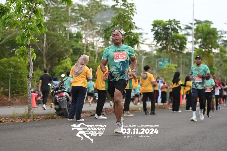 Race photo from Arutmin Borneo Run 2024