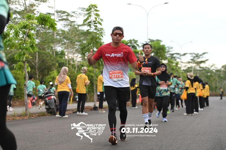 Race photo from Arutmin Borneo Run 2024