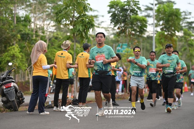 Race photo from Arutmin Borneo Run 2024