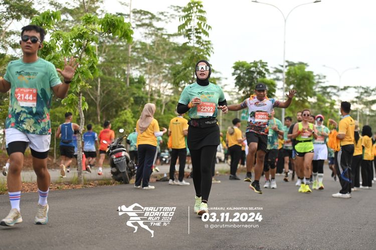 Race photo from Arutmin Borneo Run 2024