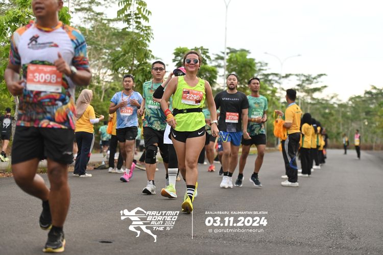Race photo from Arutmin Borneo Run 2024