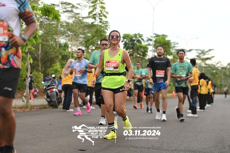 Race photo from Arutmin Borneo Run 2024