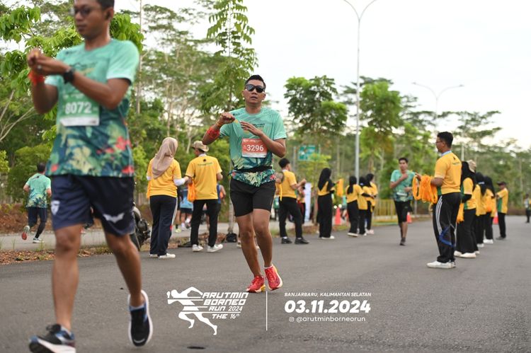 Race photo from Arutmin Borneo Run 2024
