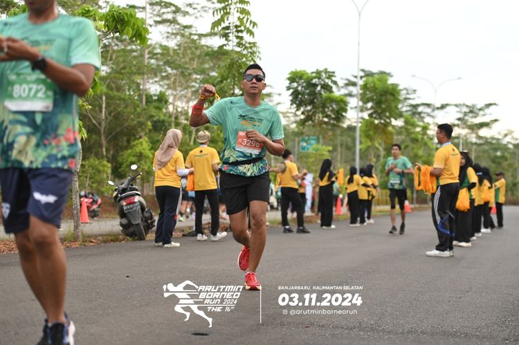Race photo from Arutmin Borneo Run 2024
