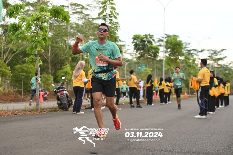 Race photo from Arutmin Borneo Run 2024