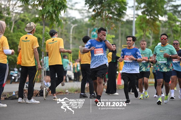 Race photo from Arutmin Borneo Run 2024