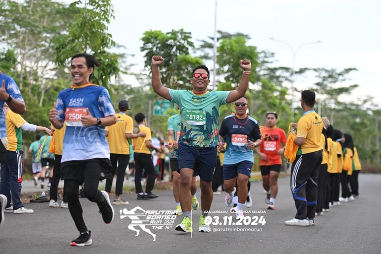 Race photo from Arutmin Borneo Run 2024