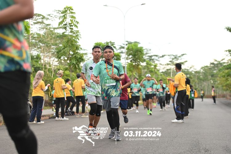 Race photo from Arutmin Borneo Run 2024