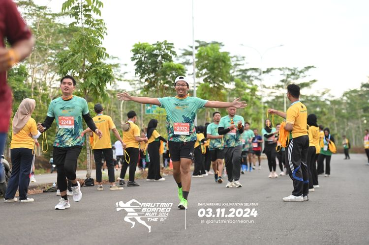 Race photo from Arutmin Borneo Run 2024