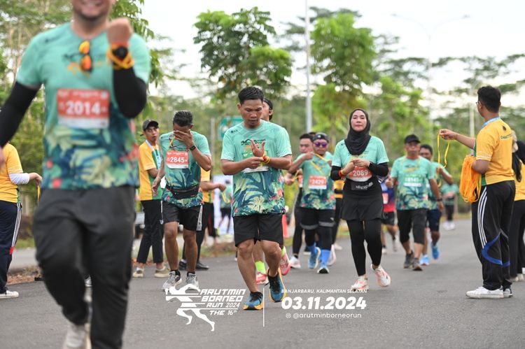 Race photo from Arutmin Borneo Run 2024