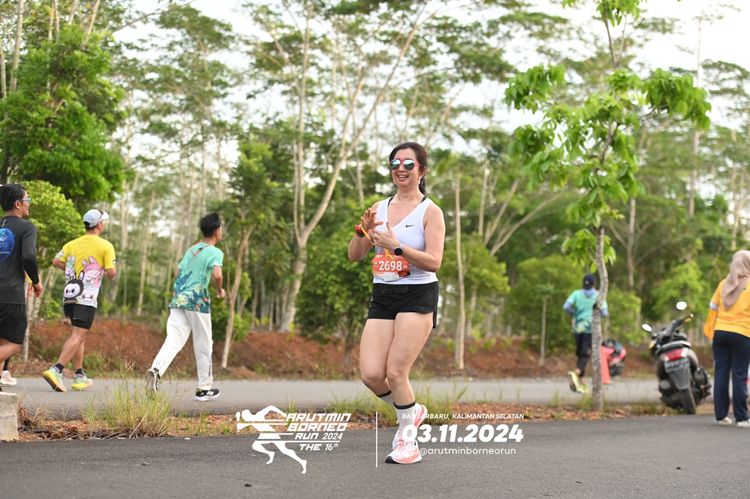 Race photo from Arutmin Borneo Run 2024