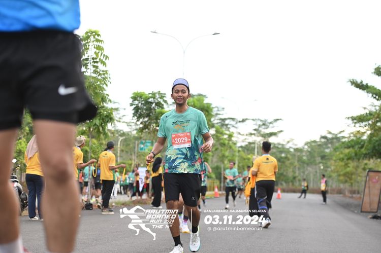 Race photo from Arutmin Borneo Run 2024