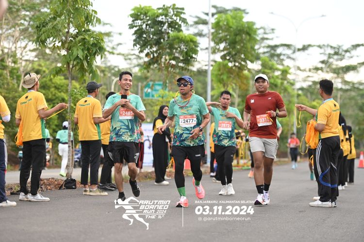 Race photo from Arutmin Borneo Run 2024
